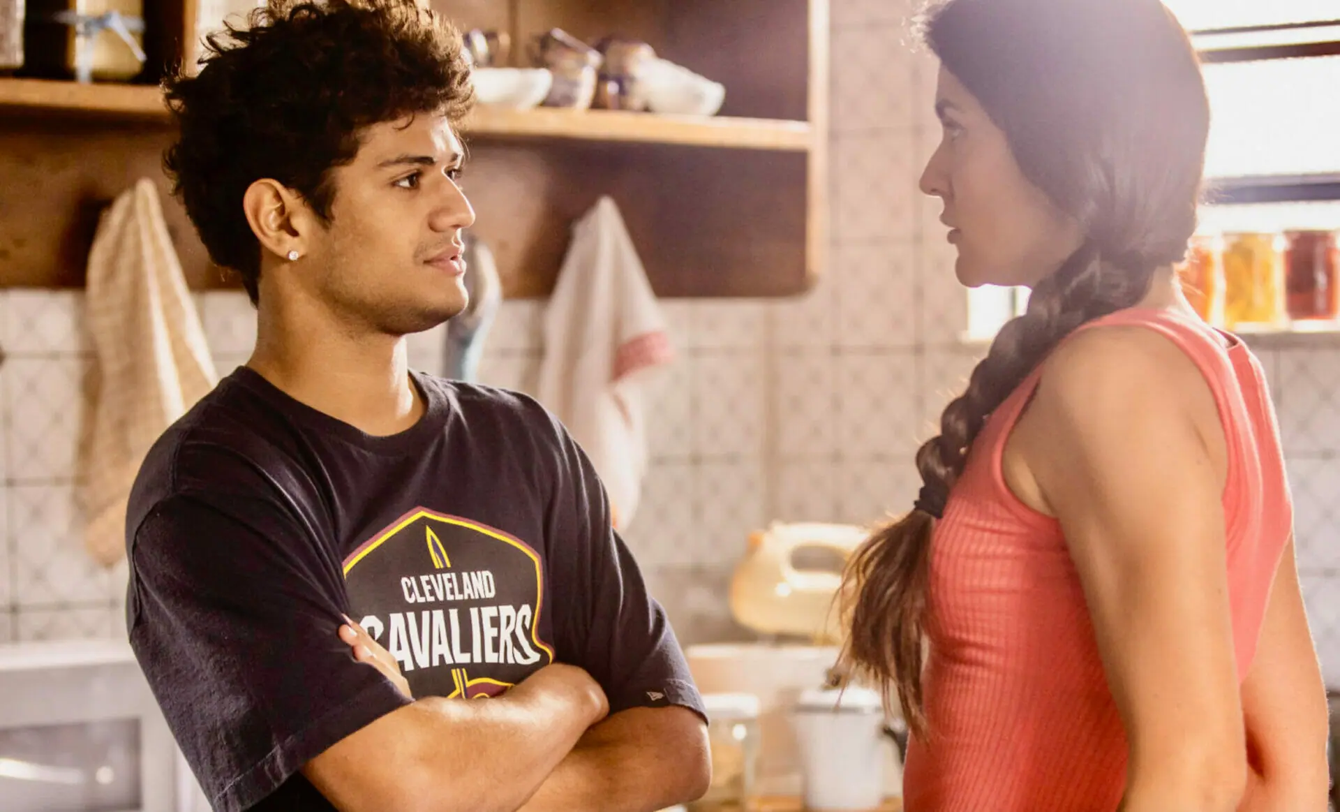 Renato (Gabriel Santana) e Zefa (Paula Barbosa) em Pantanal