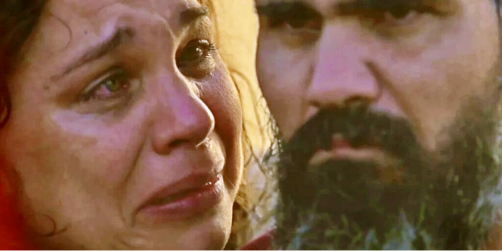 Maria Bruaca (Isabel Teixeira) e Alcides (Juliano Cazarré) de Pantanal