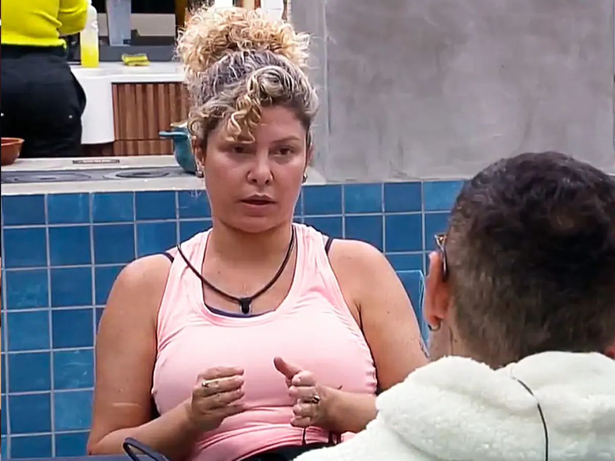 Bárbara Borges e Alex Gallete em A Fazenda 14