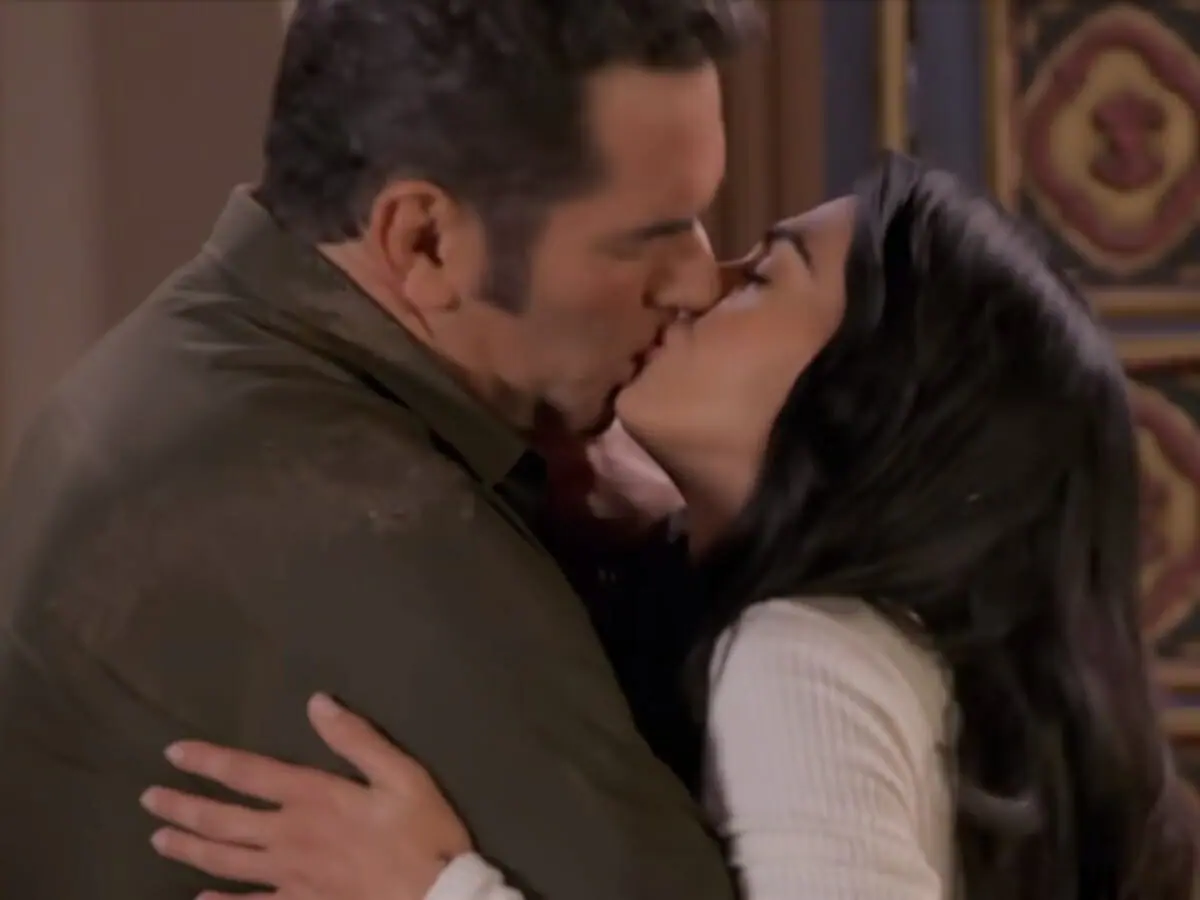 Fernanda (Livia Brito) e Otávio (Eduardo Santamarina) de A Desalmada