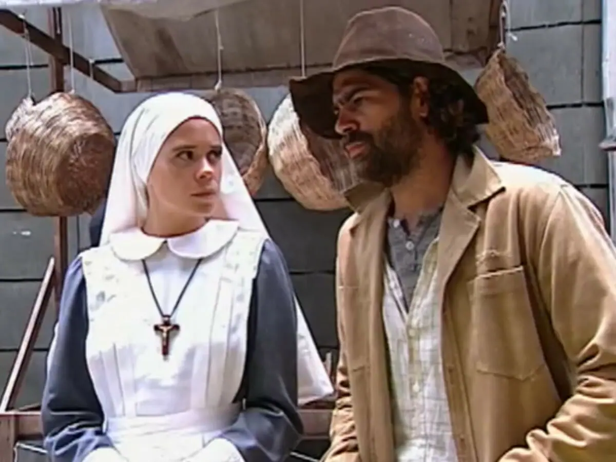 Lindinha (Vanessa Gerbelli) e Petruchio (Eduardo Moscovis)