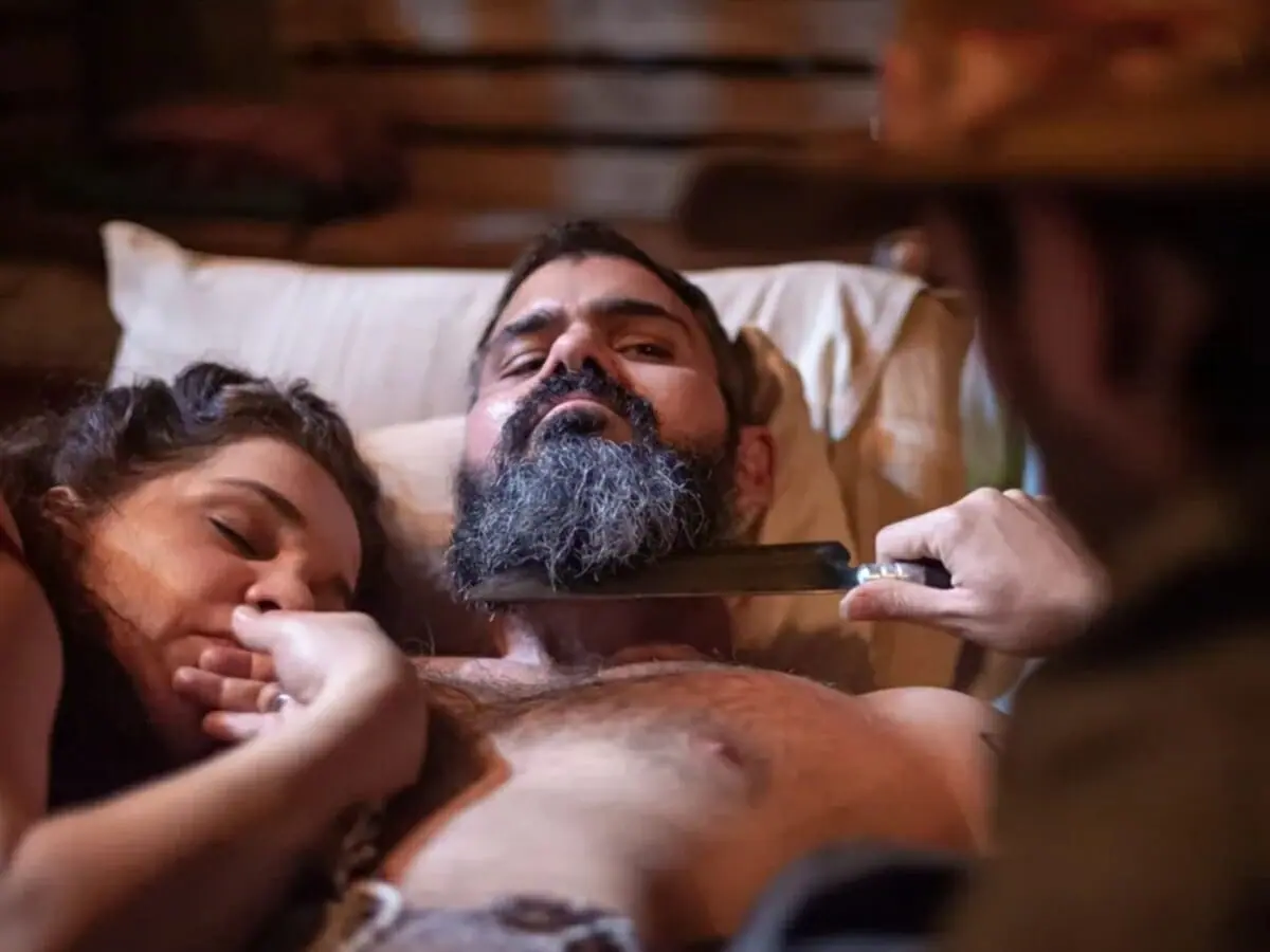 Maria Bruaca (Isabel Teixeira), Alcides (Juliano Cazarré) e Trindade (Gabriel Sater) de Pantanal