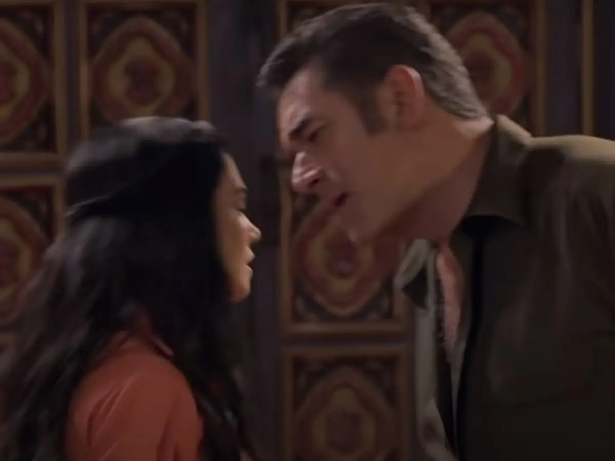 Otávio (Eduardo Santamarina) e Fernanda (Livia Brito) de A Desalmada