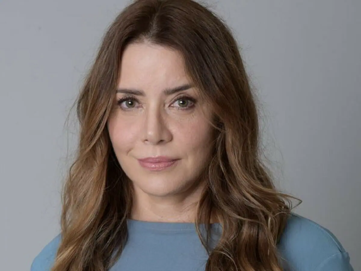 Haviva (Christine Fernandes) em Reis