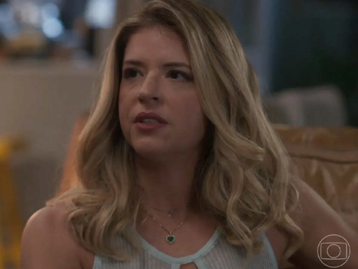 Rebeca (Mariana Santos) em Cara e Coragem