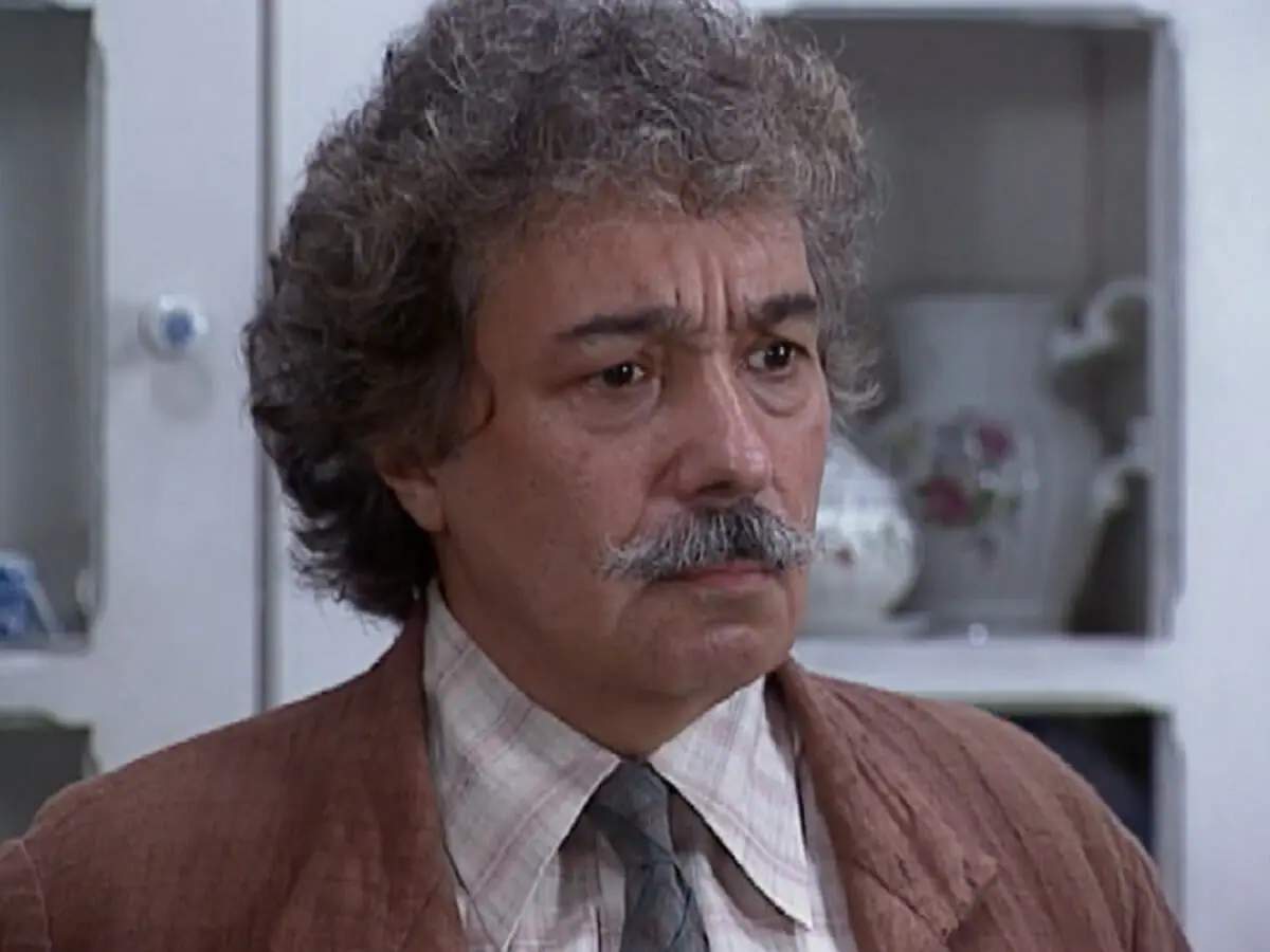 Calixto (Pedro Paulo Rangel) em O Cravo e a Rosa