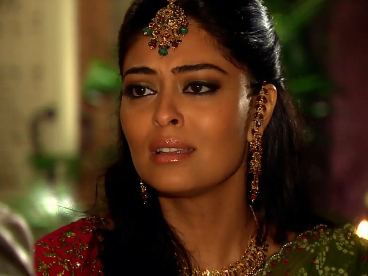 Maya (Juliana Paes) em Caminho das Índias