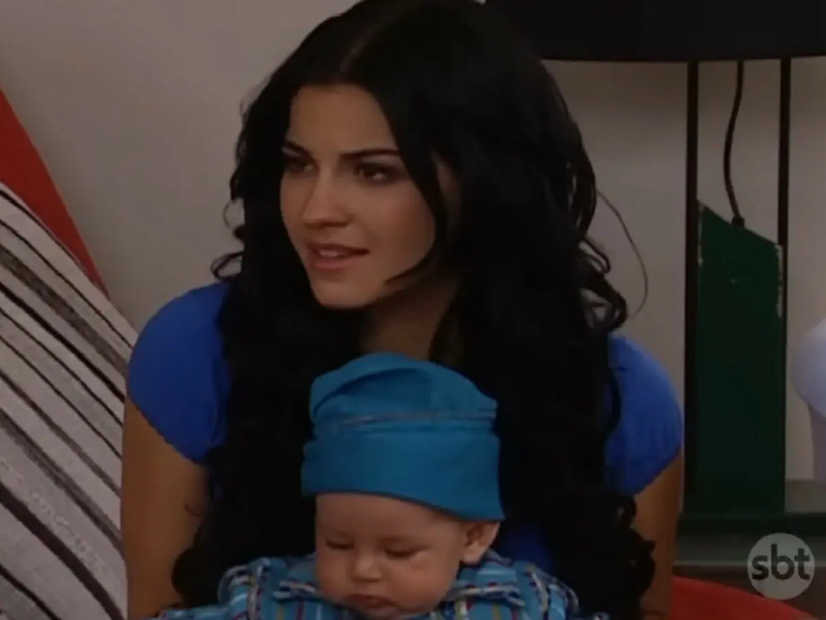 Malu (Maite Perroni) em Cuidado com o Anjo