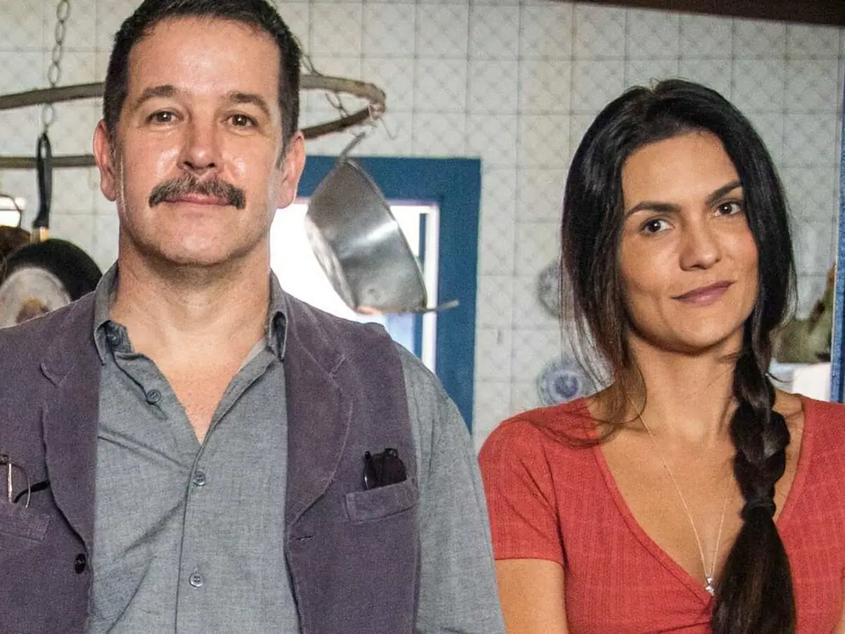 Tenório (Murilo Benício) e Zefa (Paula Barbosa) de Pantanal