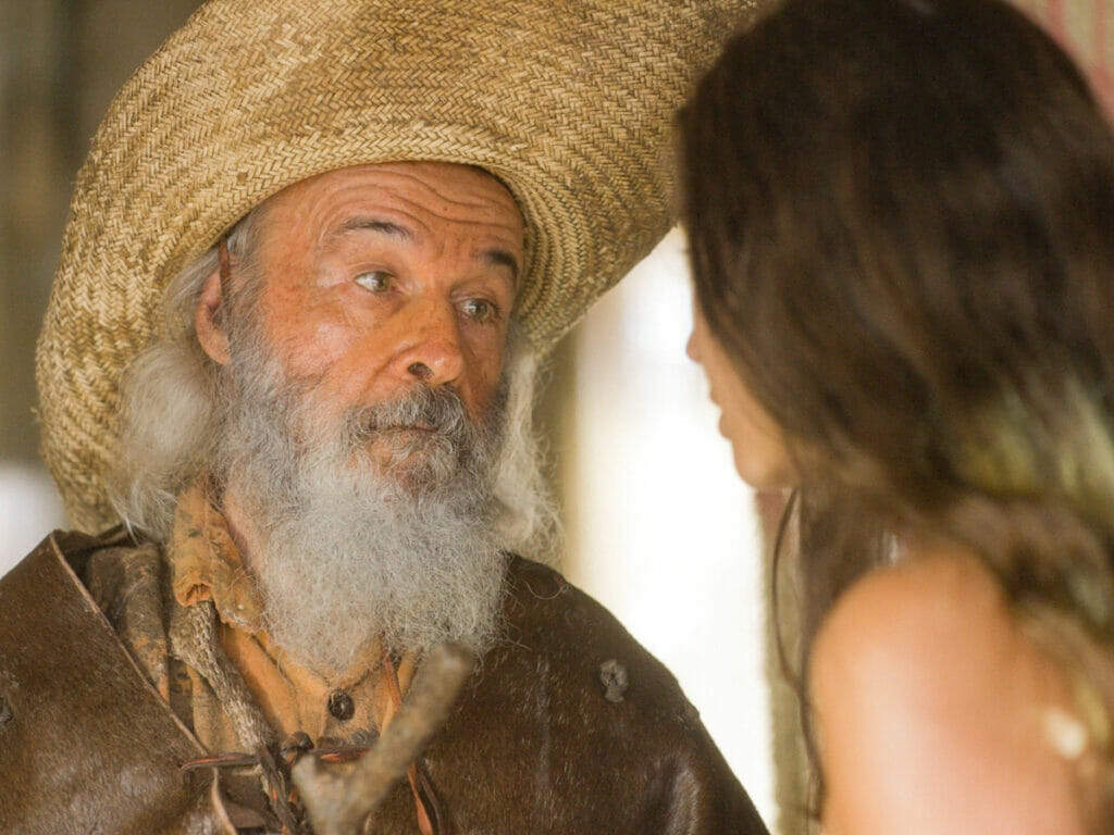 Velho do Rio (Osmar Prado) e Juma (Alanis Guillen) em Pantanal