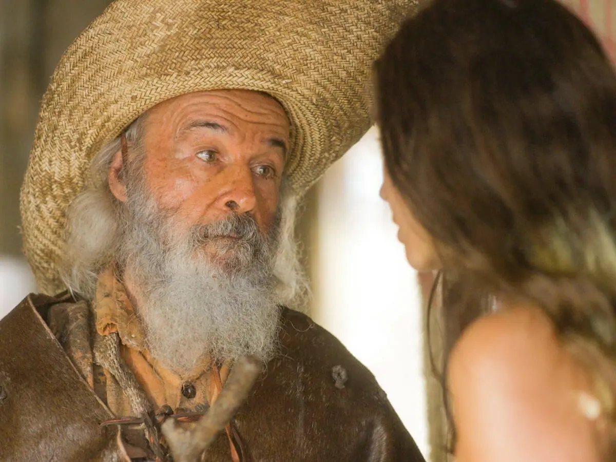 Velho do Rio (Osmar Prado) e Juma (Alanis Guillen) em Pantanal