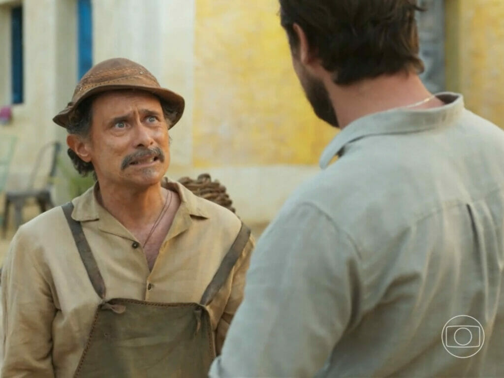 Timbó (Enrique Diaz) e Zé Paulino (Sérgio Guizé) em Mar do Sertão