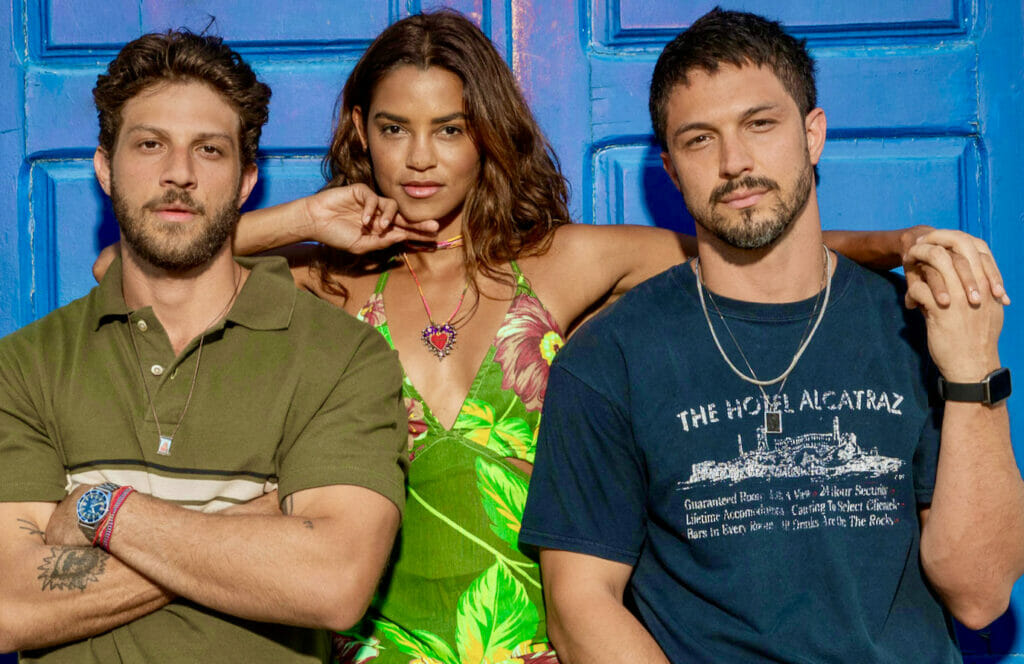 Ari (Chay Suede), Brisa (Lucy Alves) e Oto (Romulo Estrela) em Travessia