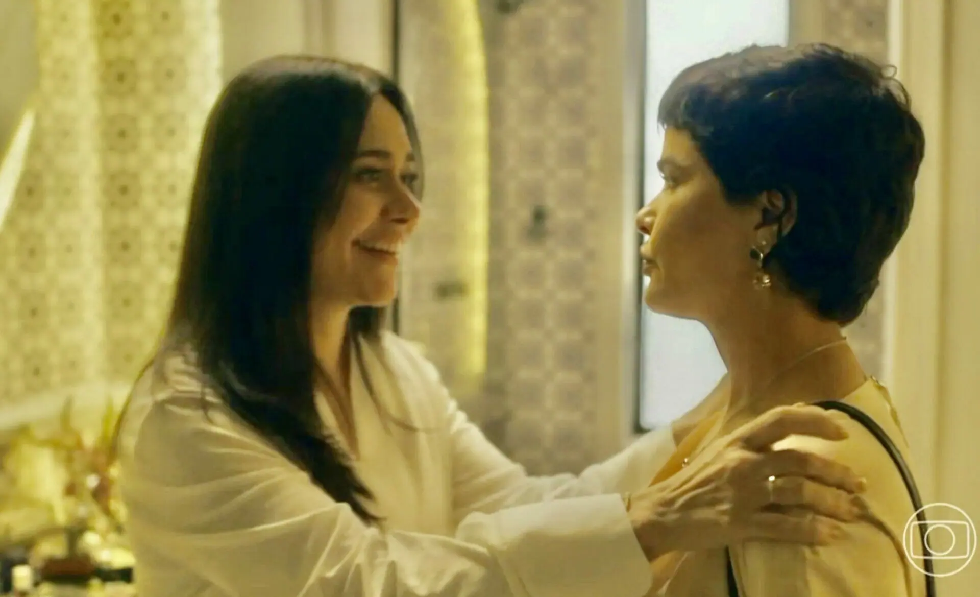 Guida (Alessandra Negrini) e Leonor (Vanessa Giácomo) em Travessia