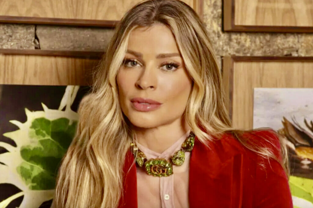 Débora (Grazi Massafera) em Travessia