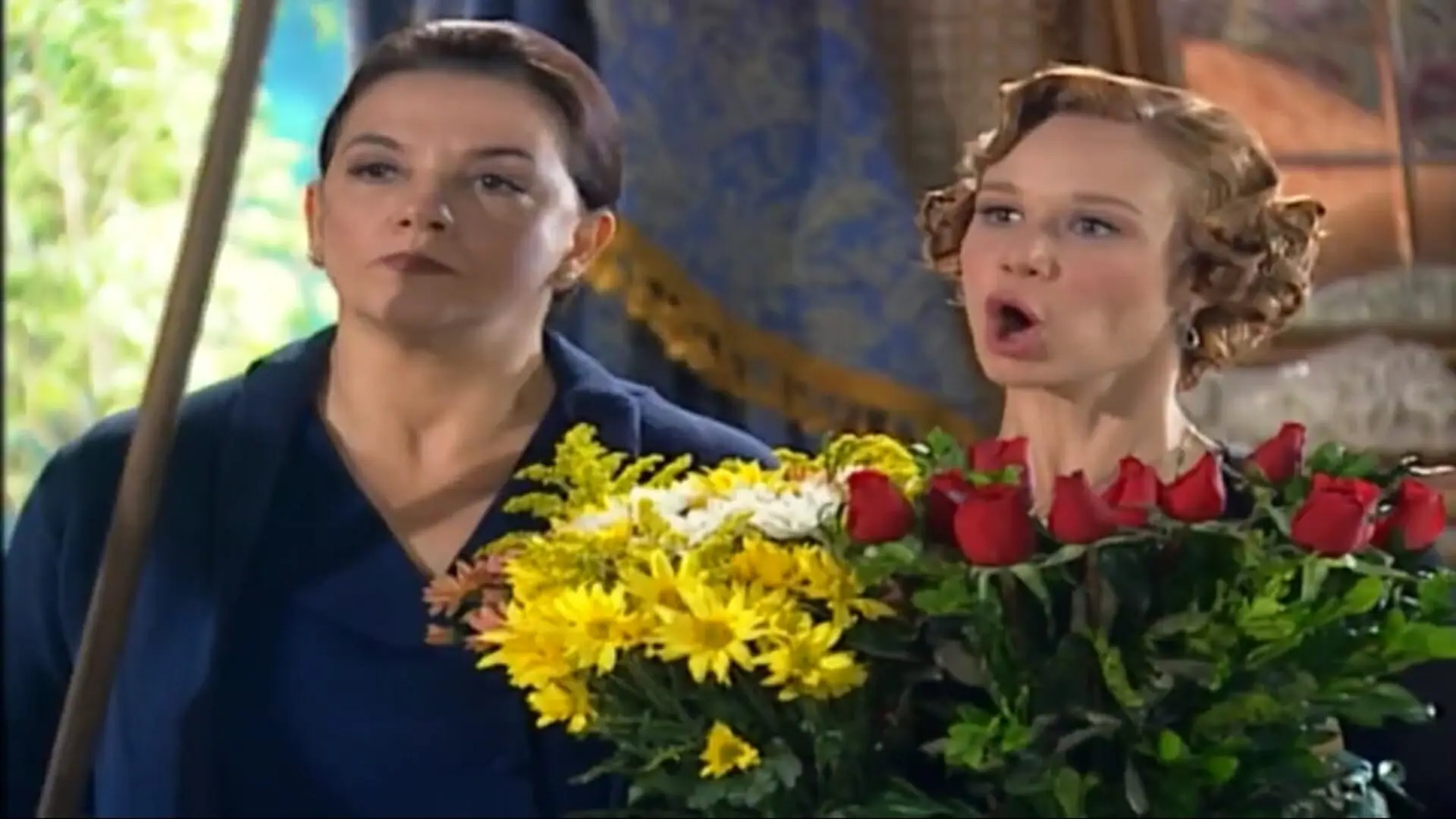 Dona Mocinha (Denise Del Vecchio) e Ana Francisca (Mariana Ximenes) de Chocolate com Pimenta