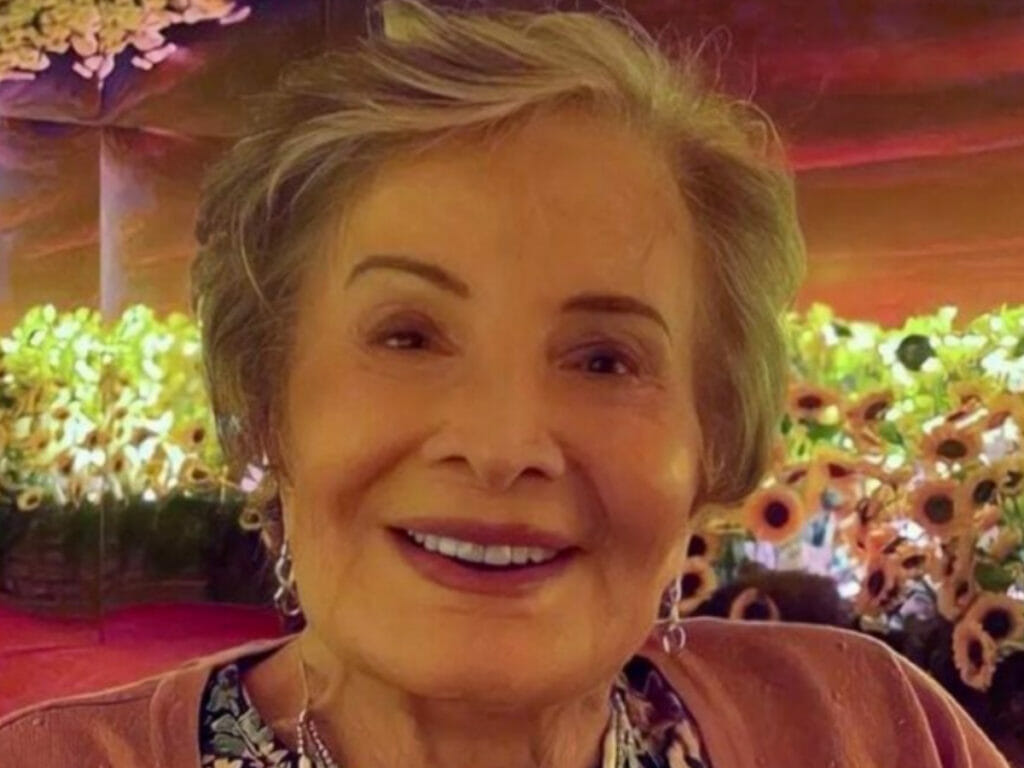 Glória Menezes tem 88 anos atualmente
