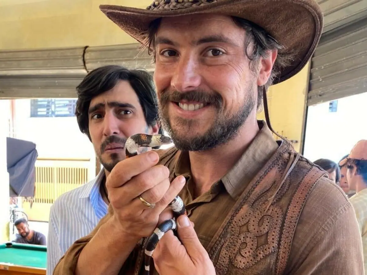 José (Sérgio Guizé) e Tertulinho (Renato Góes) em Mar do Sertão