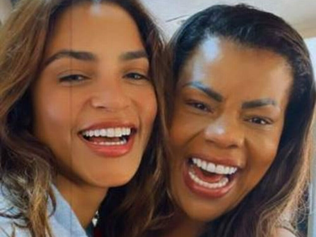 Lucy Alves e Tati Quebra Barraco em Travessia