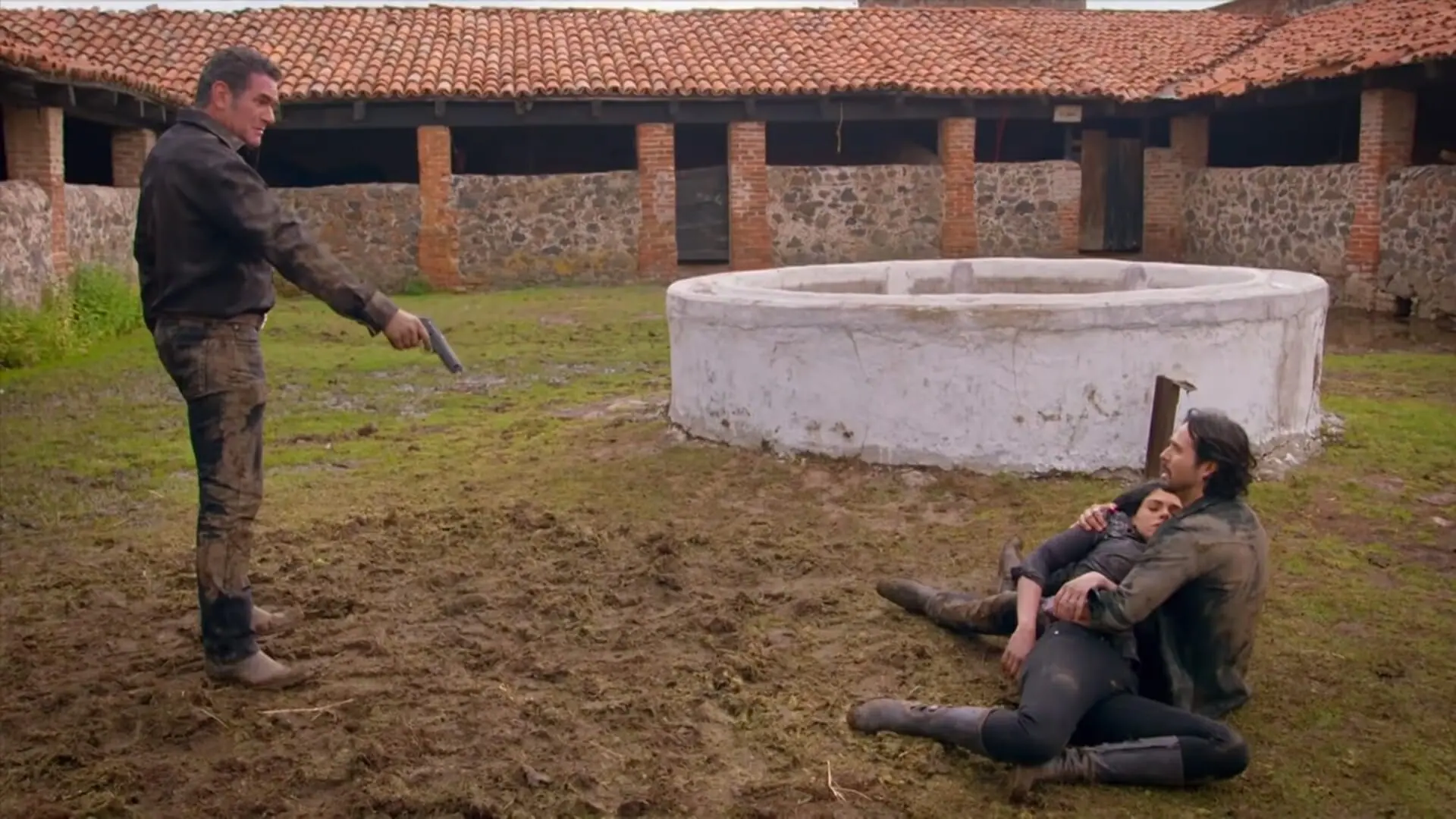 Otávio (Eduardo Santamarina), Fernanda (Livia Brito) e Rafael (José Ron) de A Desalmada