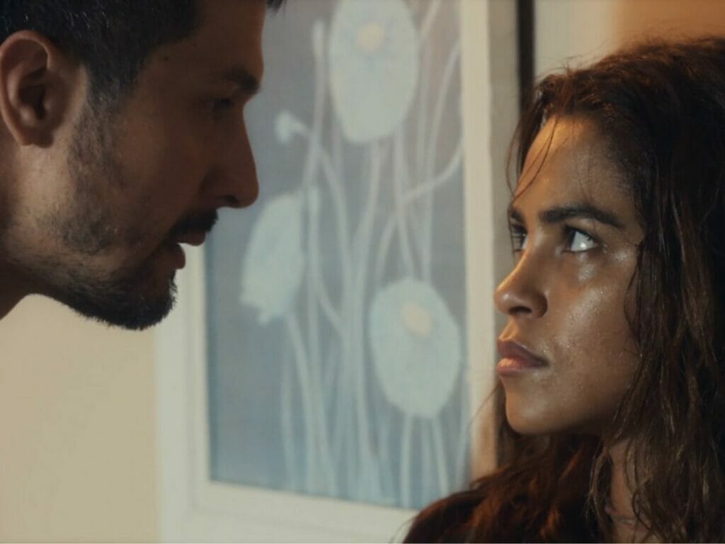 Oto (Romulo Estrela) e Brisa (Lucy Alves) em Travessia