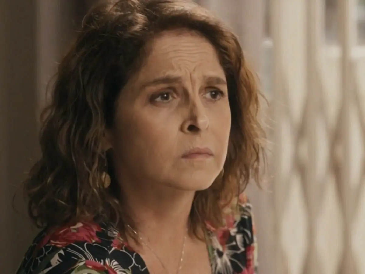 Núbia (Drica Moraes) em Travessia