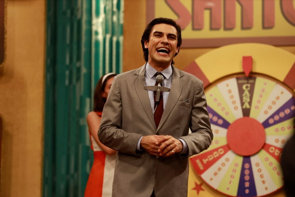 Mariano Mattos Martins como Silvio Santos