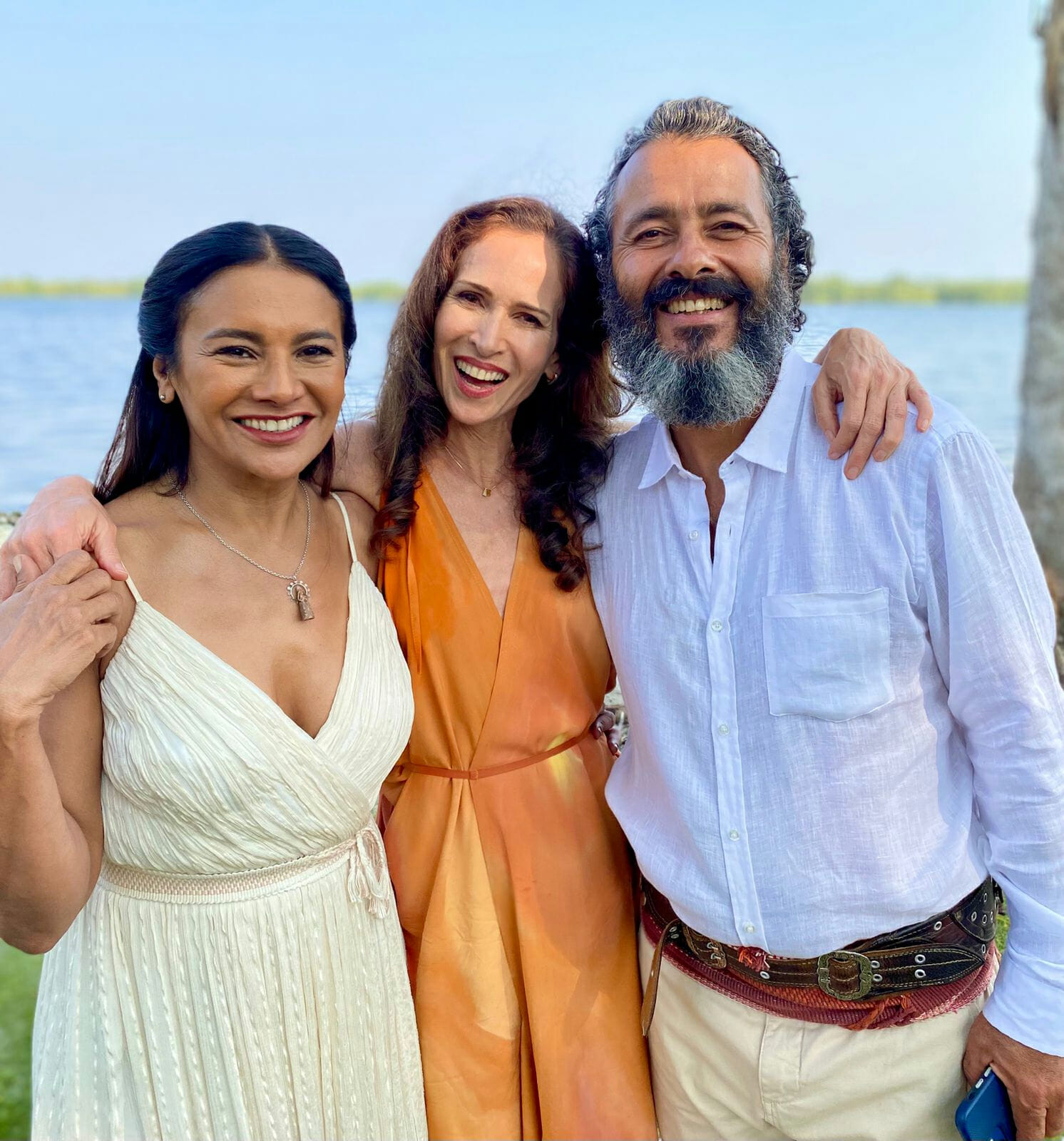 Dira Paes, Ingra Lyberato e Marcos Palmeira nos bastidores do último capítulo de Pantanal