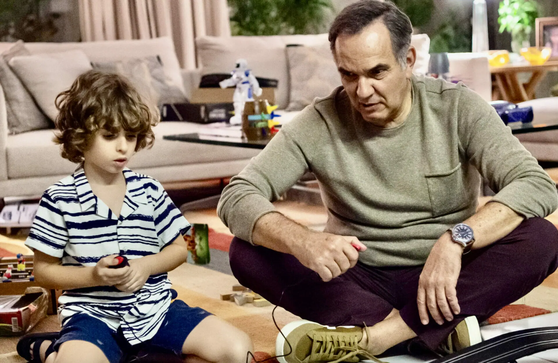Tonho (Vicente Alvite) e Guerra (Humberto Martins) em Travessia