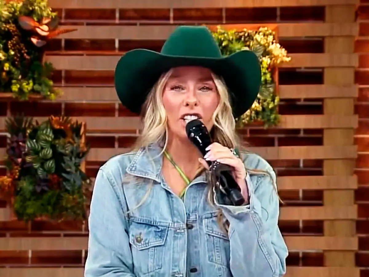 Adriane Galisteu apresenta a A Fazenda 14