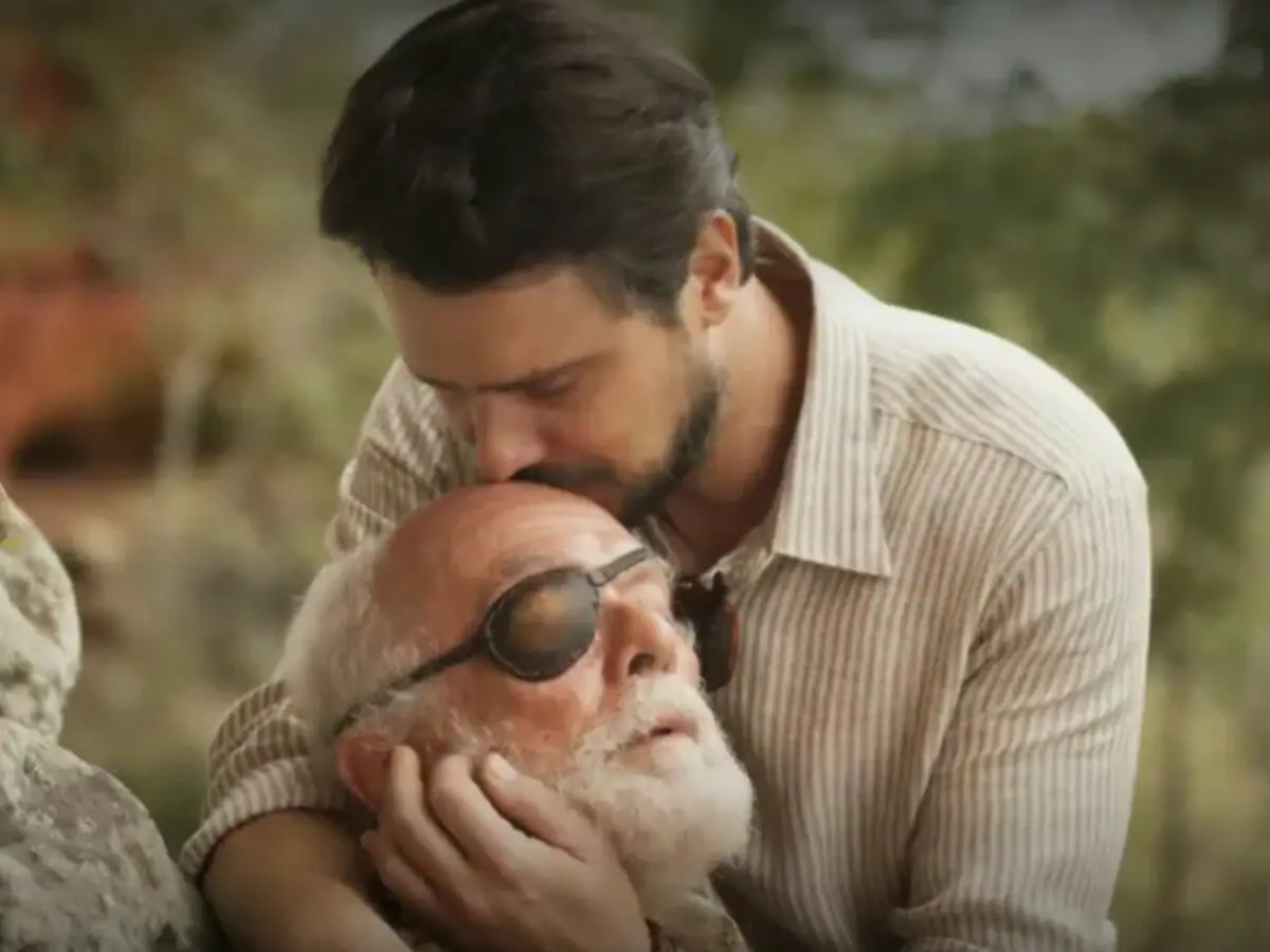 José (Sérgio Guizé) e Adamastor (Everaldo Pontes) em Mar do Sertão