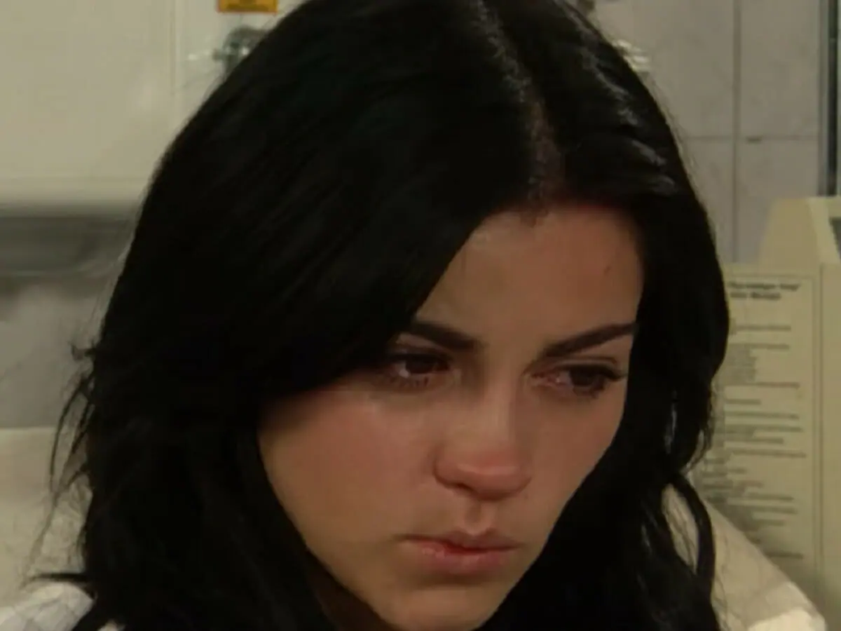Malu (Maite Perroni) em Cuidado com o Anjo