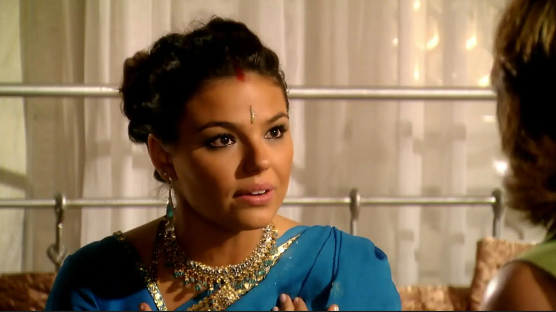 Camilla (Isis Valverde) em Caminho das Índias
