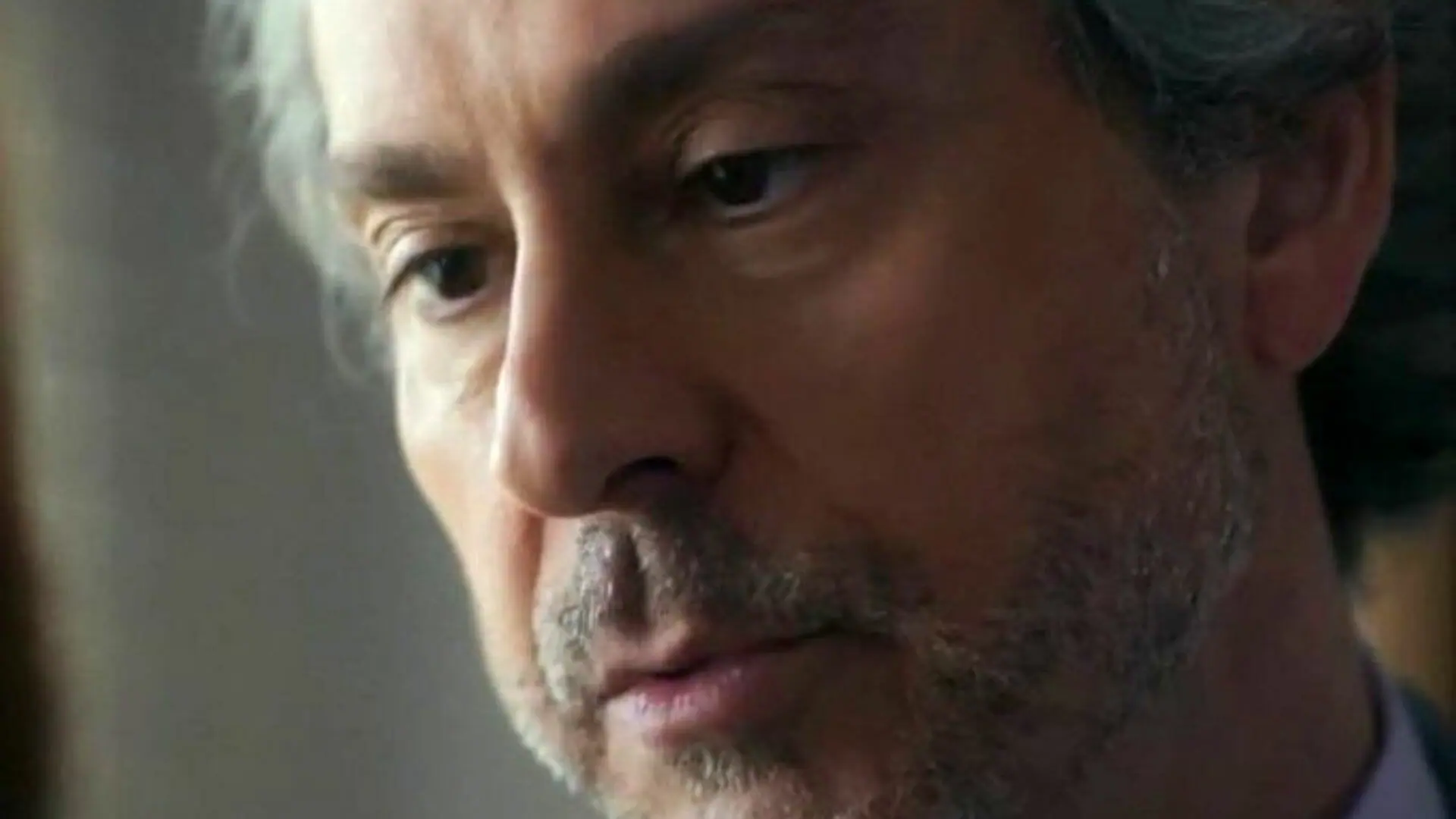 Stenio (Alexandre Nero) em Travessia