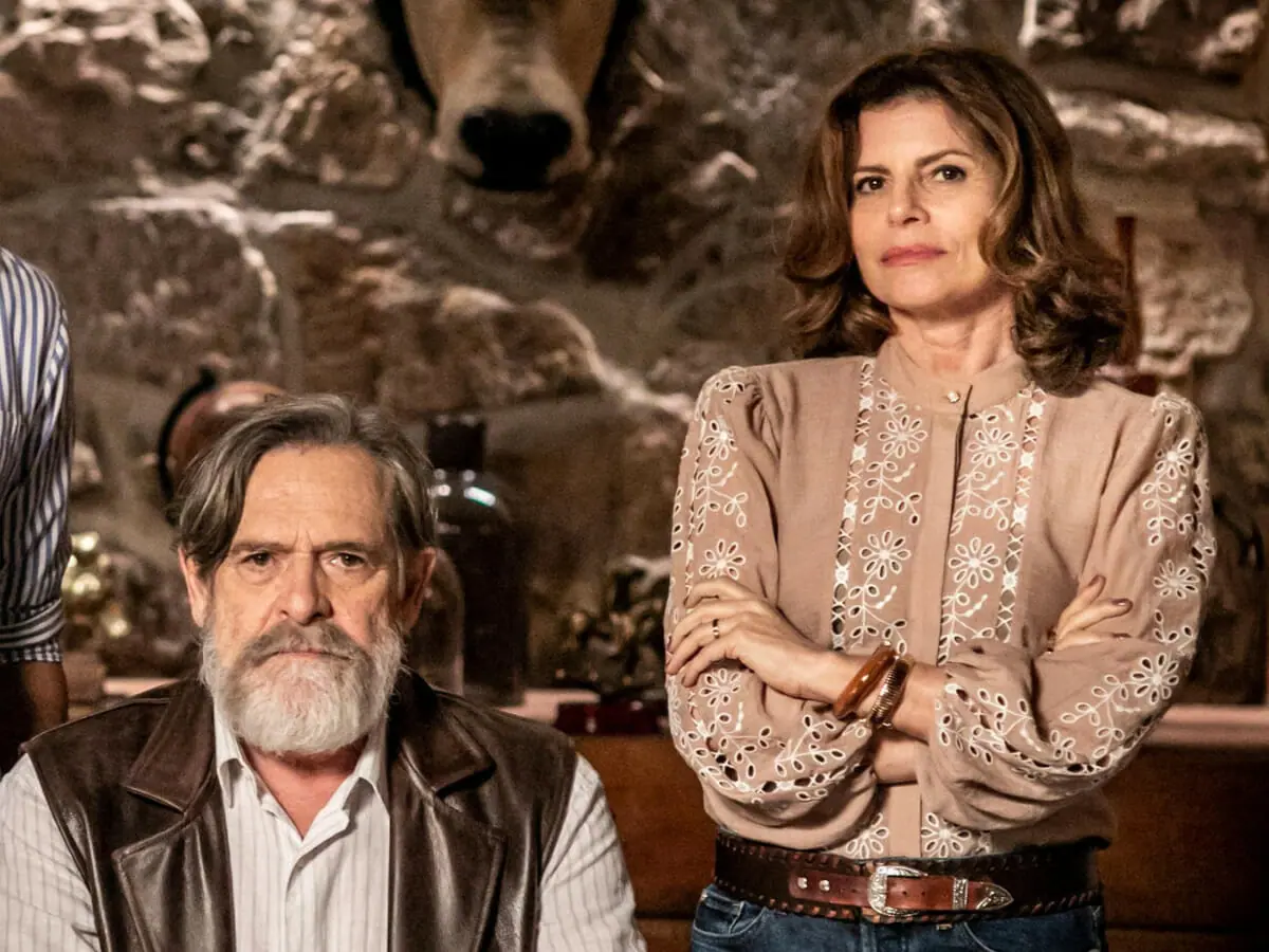 Tertúlio (José de Abreu) e Deodora (Débora Bloch) em Mar do Sertão