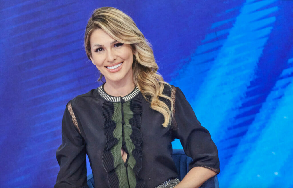 L&iacute;via Andrade nos bastidores da Globo