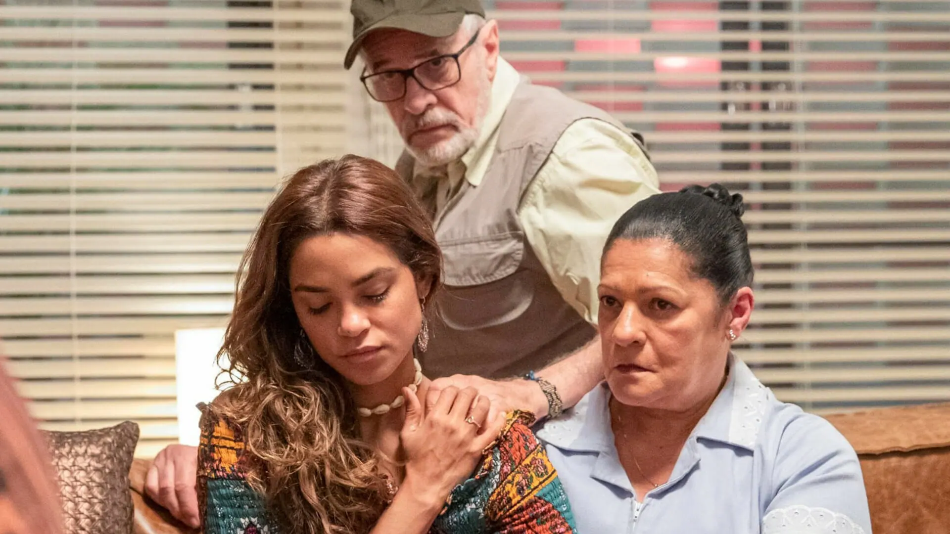 Brisa recebe diagnóstico em Travessia