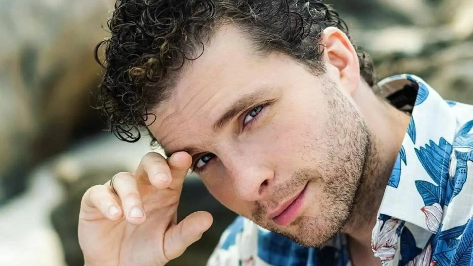 Caíque (Thiago Fragoso) em Travessia
