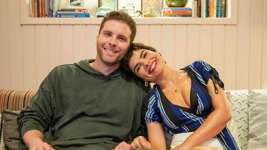 Caíque (Thiago Fragoso) e Leonor (Vanessa Giácomo)