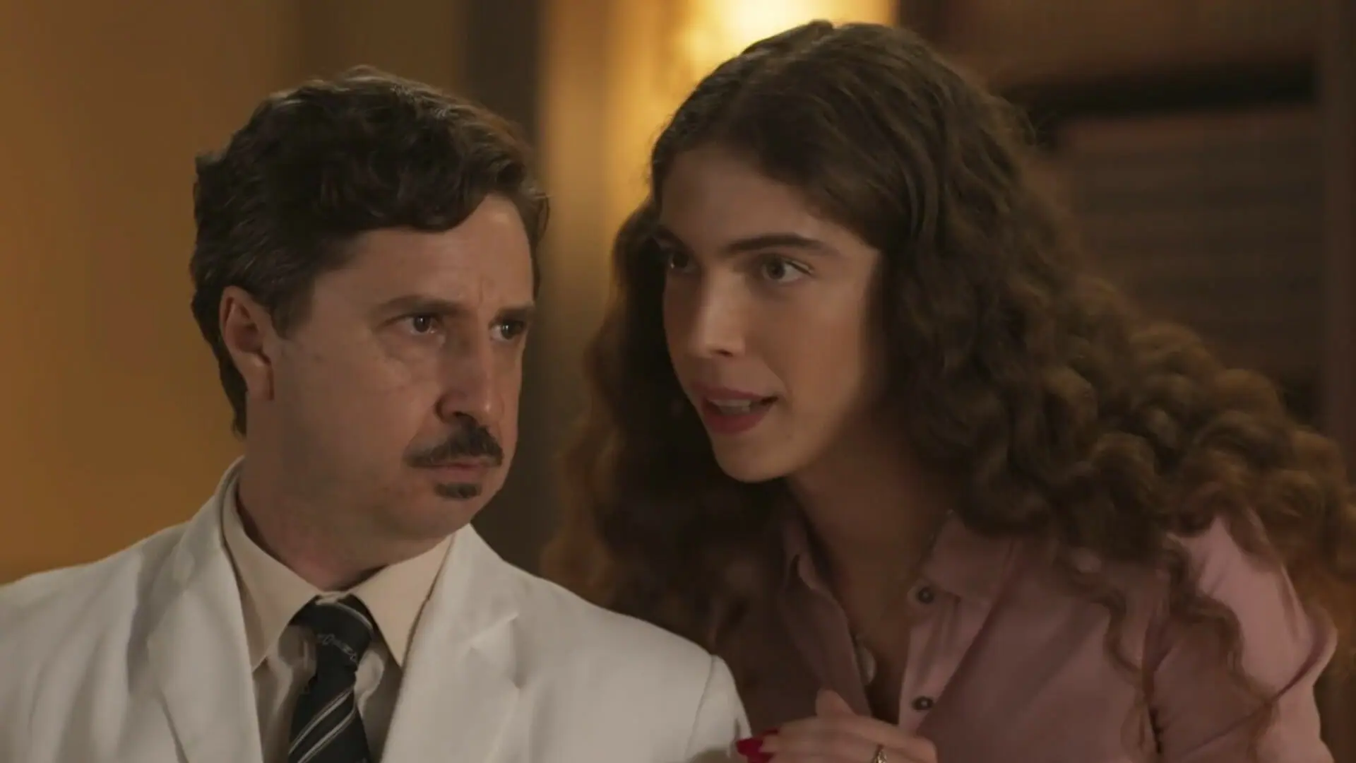 Aleluia (Jade Sassará) e Floro (Leandro Daniel) em Mar do Sertão