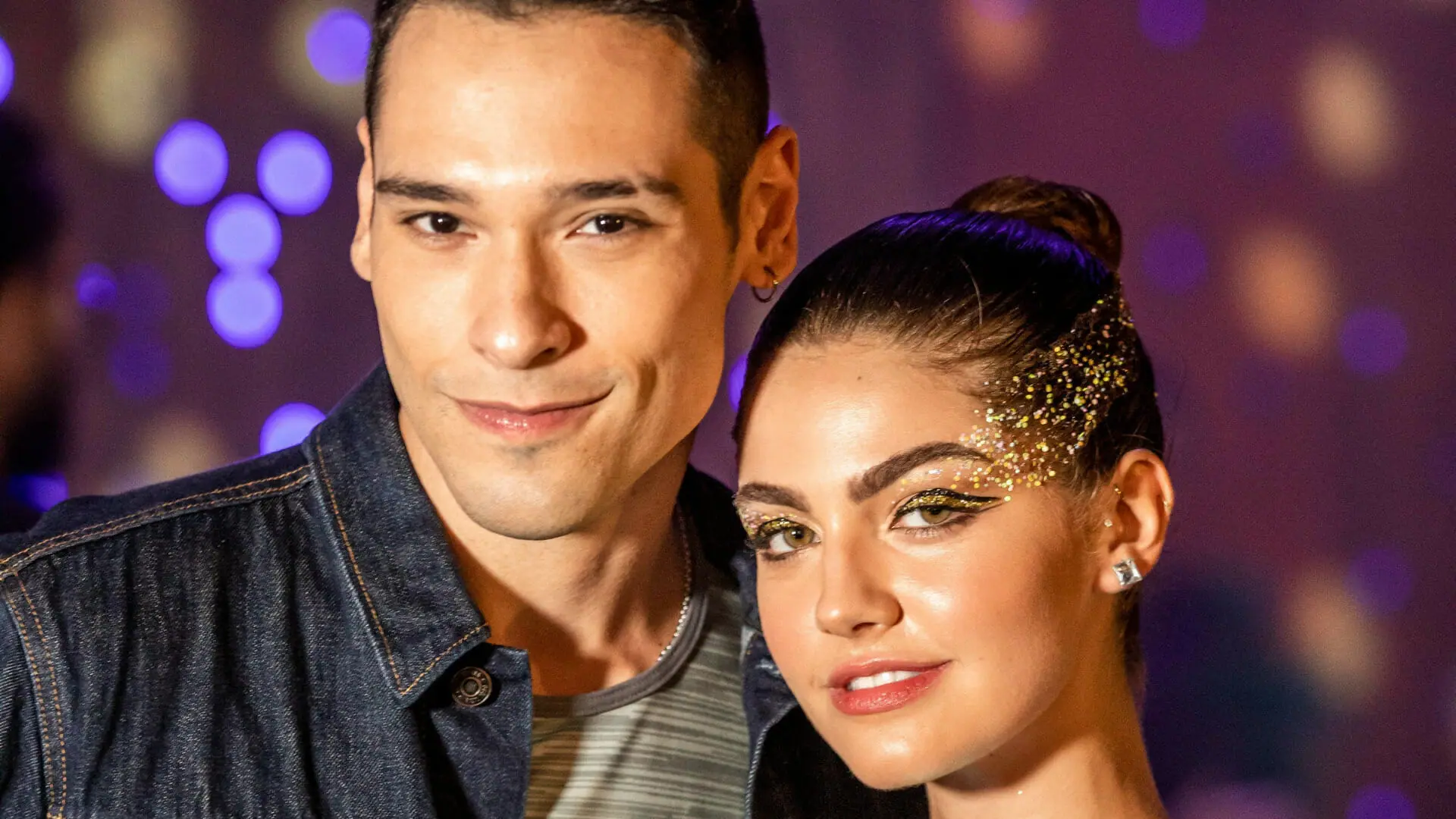Renan (Bruno Fagundes) e Lou (Vitória Bohn)