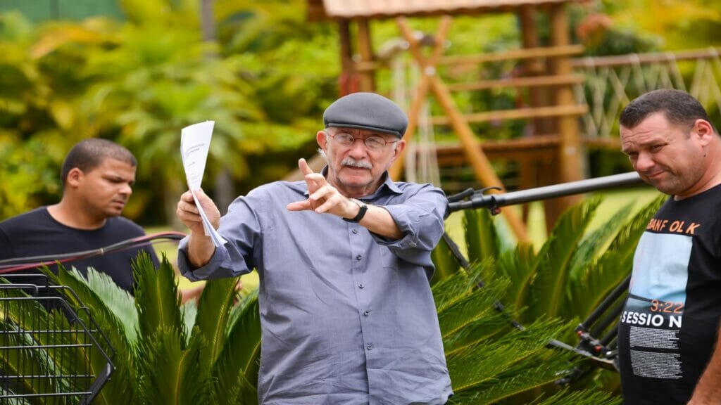 O diretor Reynaldo Boury em ação em As Aventuras de Poliana