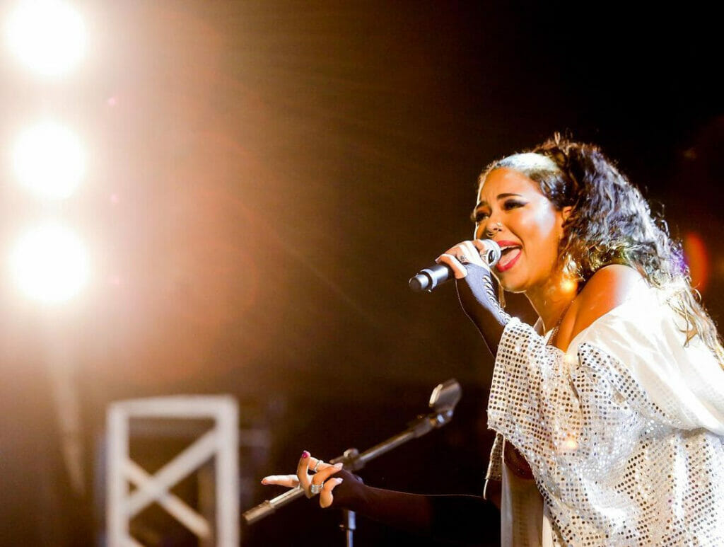A cantora Doralyce