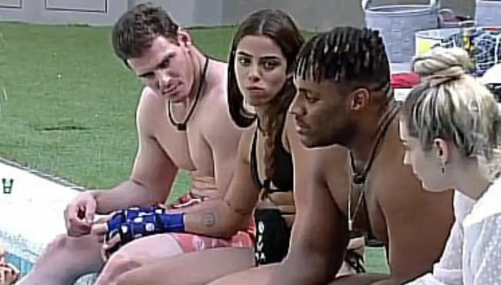 Gustavo, Key Alves, Fred Nicácio e Marília na piscina do BBB 23 (Reprodução: Globo Play)