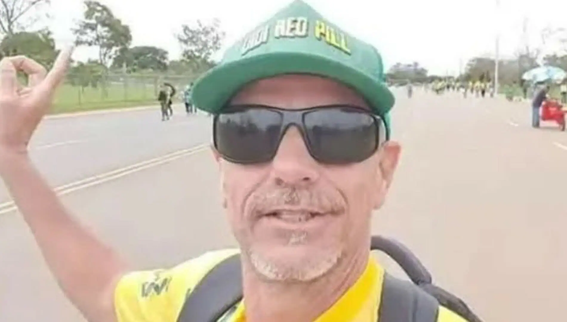 Ex-BBB, Adriano Castro, participa de manifestação antidemocrática em Brasília