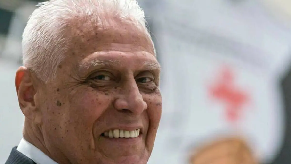 Ex-jogador Roberto Dinamite