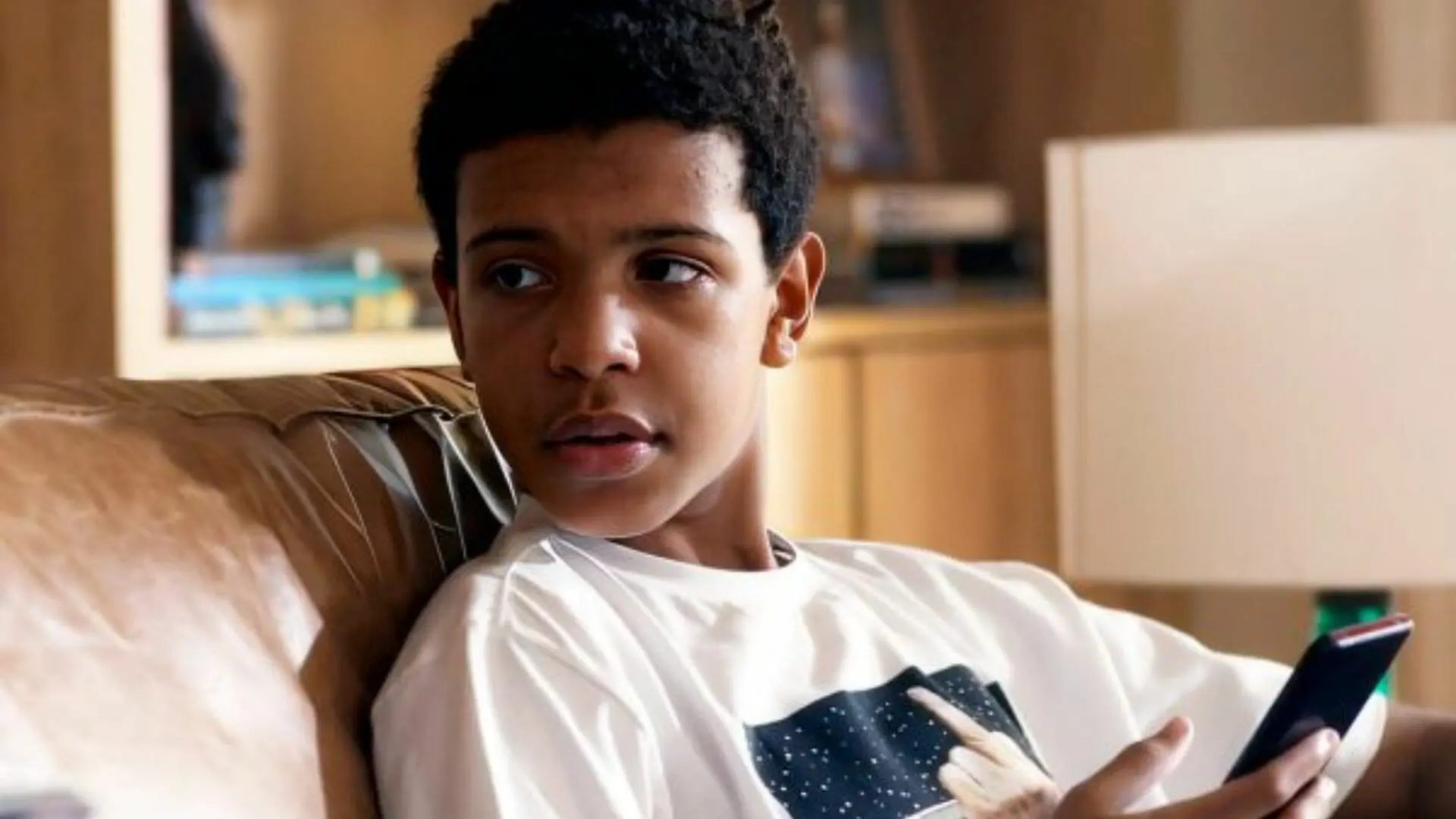 Theo (Ricardo Silva) em Travessia