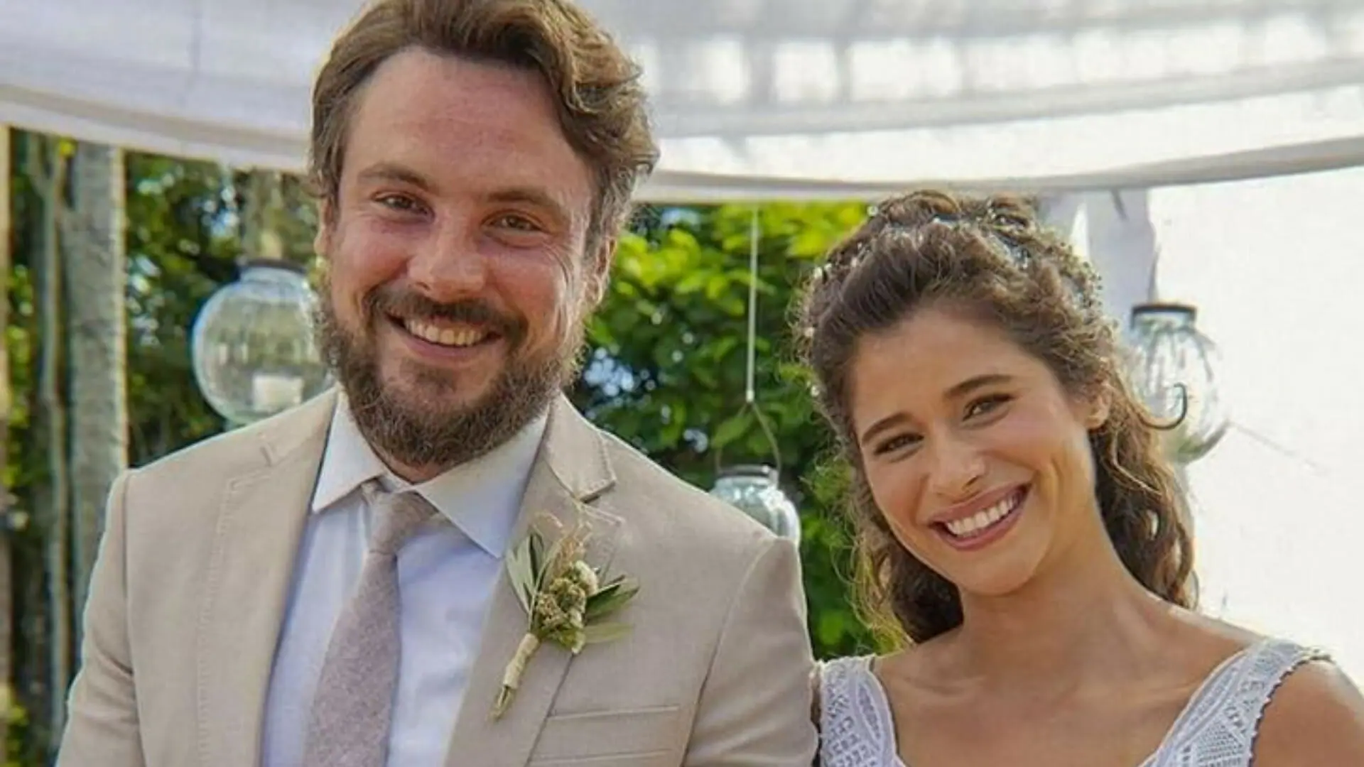 José (Sérgio Guizé) e Candoca (Isadora Cruz) se casam em Mar do Sertão