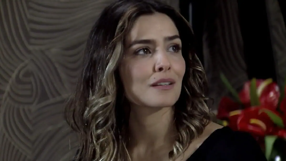 Yvone (Letícia Sabatella) em Caminho das Índias