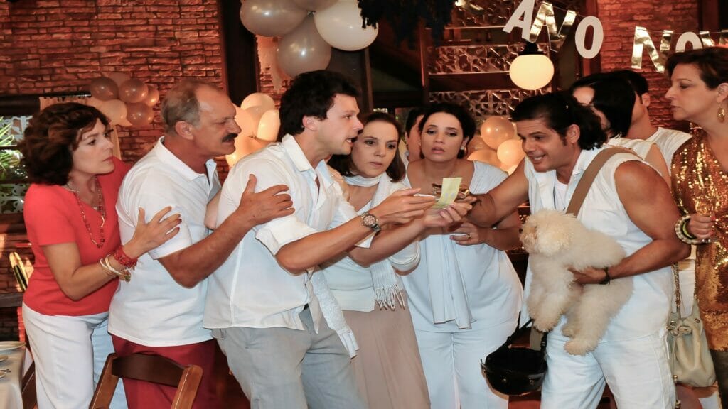 Carlos (André Di Mauro) e a Turma do Bolão